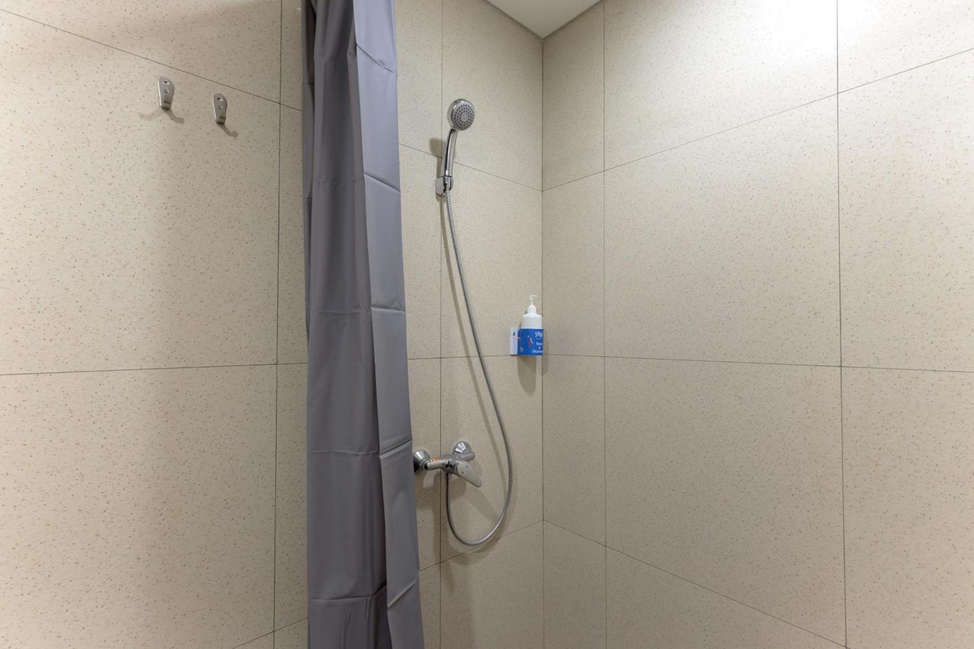 Sans Hotel Kelapa Gading Jakarta Bagian luar foto