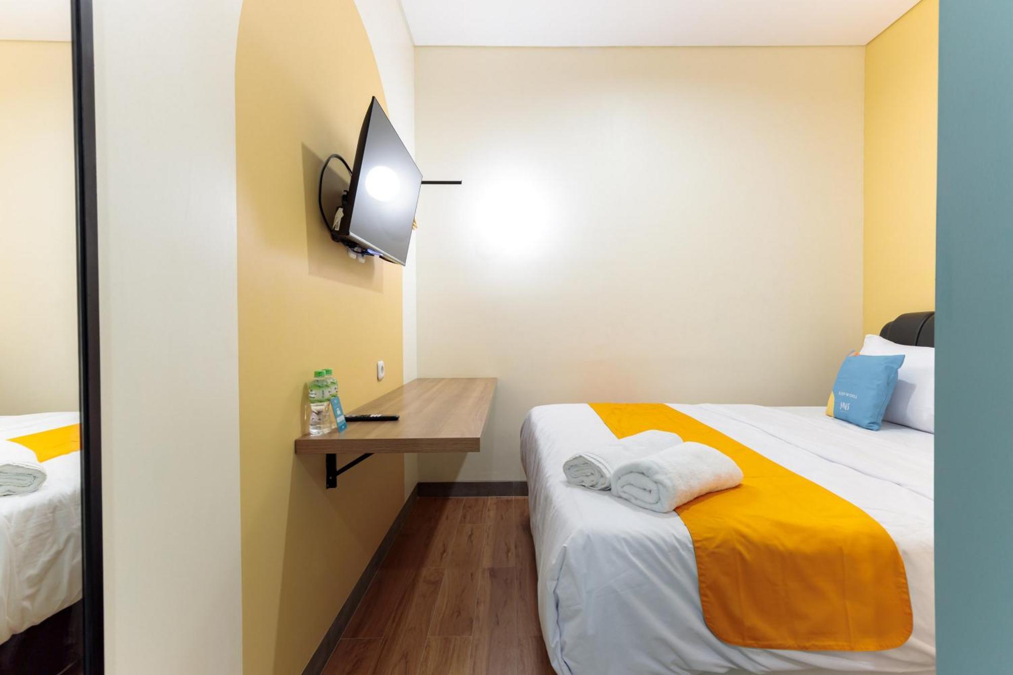Sans Hotel Kelapa Gading Jakarta Bagian luar foto