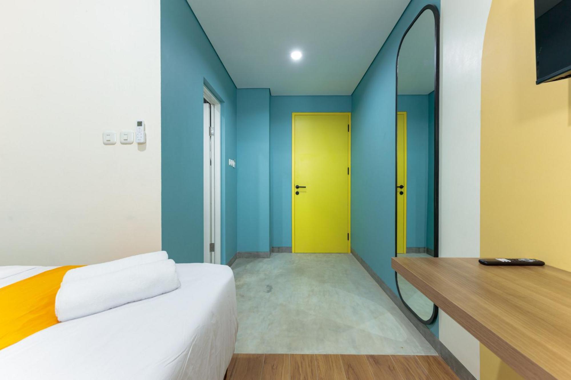Sans Hotel Kelapa Gading Jakarta Bagian luar foto